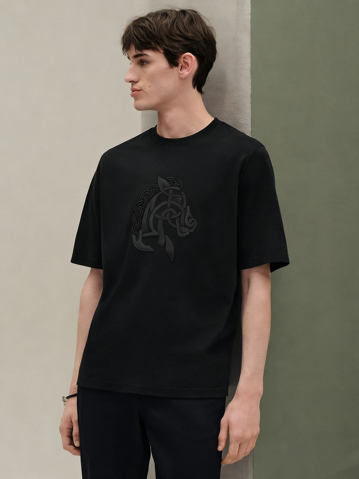 Black and White T-shirt - FashionHype.xyz
