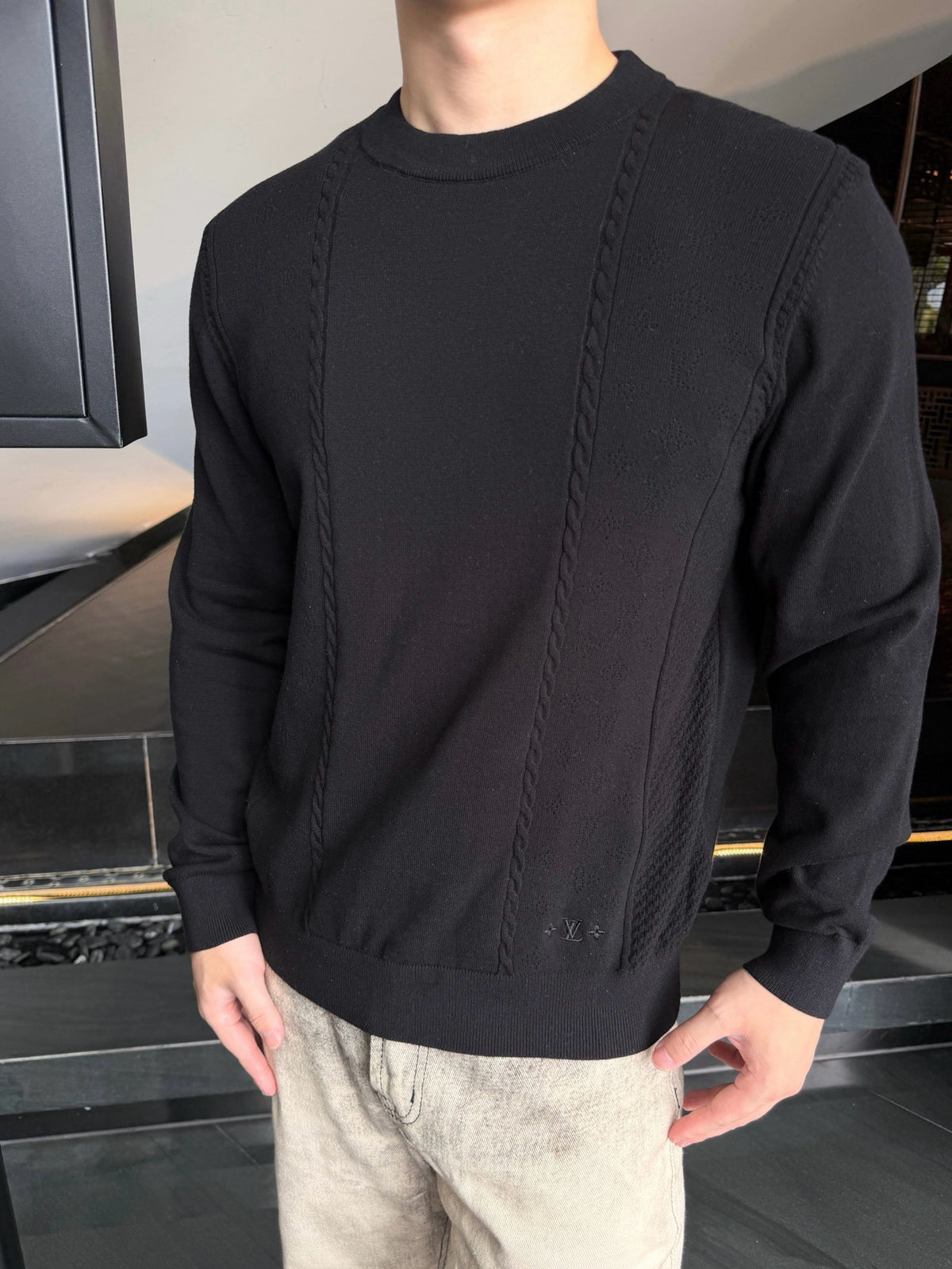 Black Sweatshirt