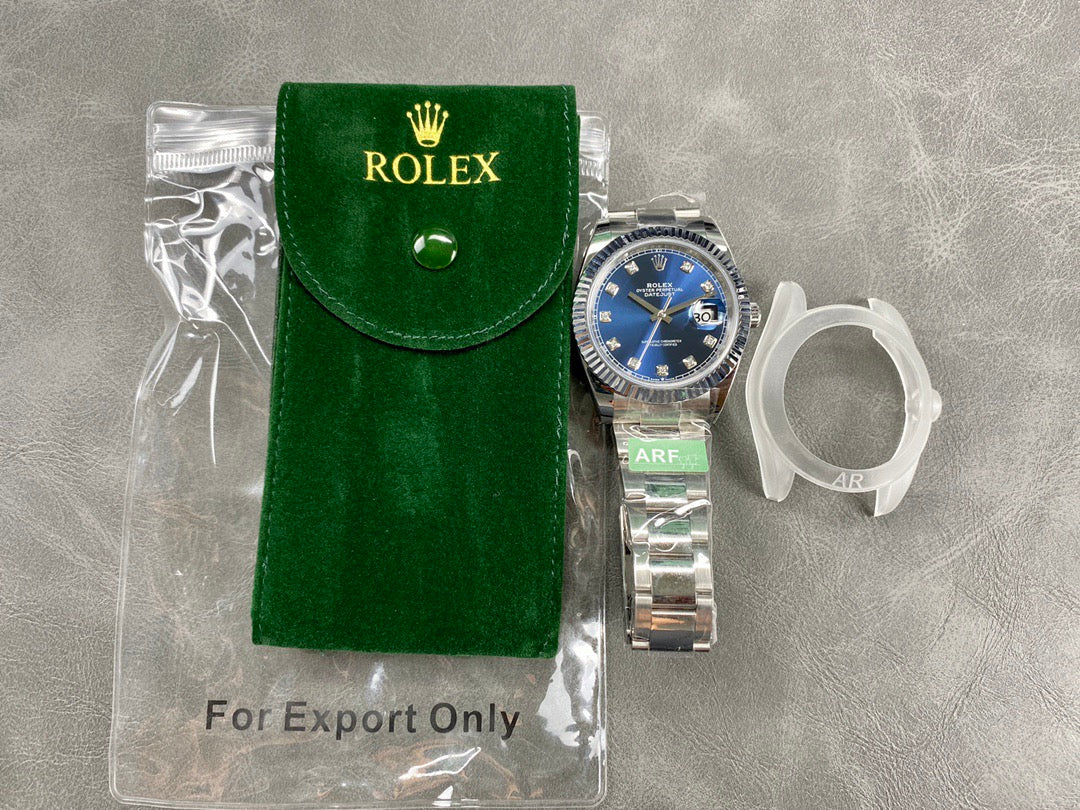 Reloj blanco azul