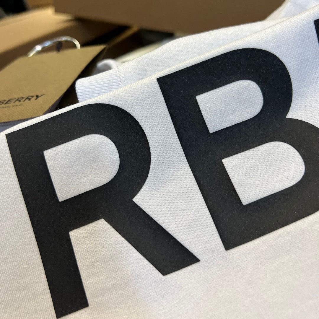 Black and White T-shirt - FashionHype.xyz