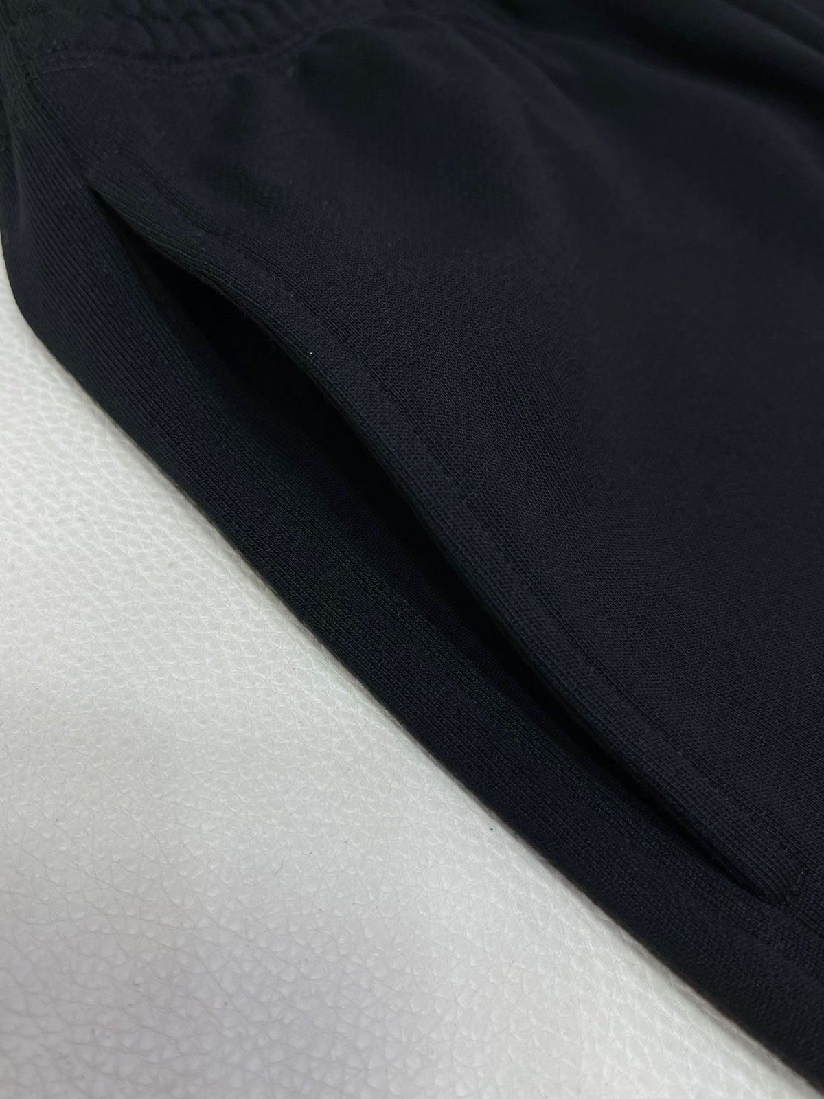 Schwarz, Weiß und Grün Short