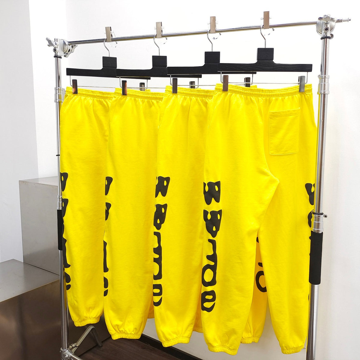 Pantalón amarillo
