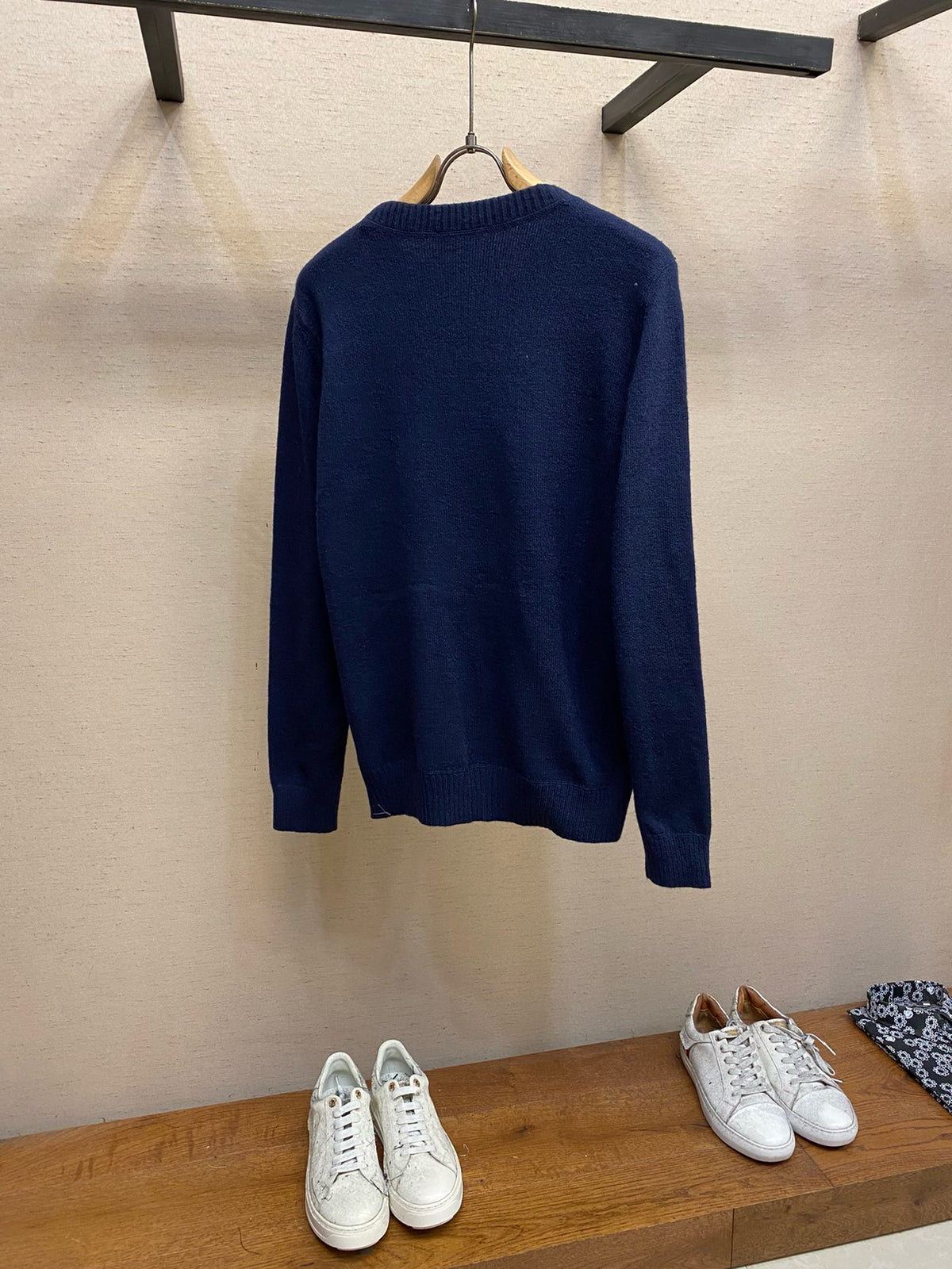 Schwarzes Sweatshirt - Größe M