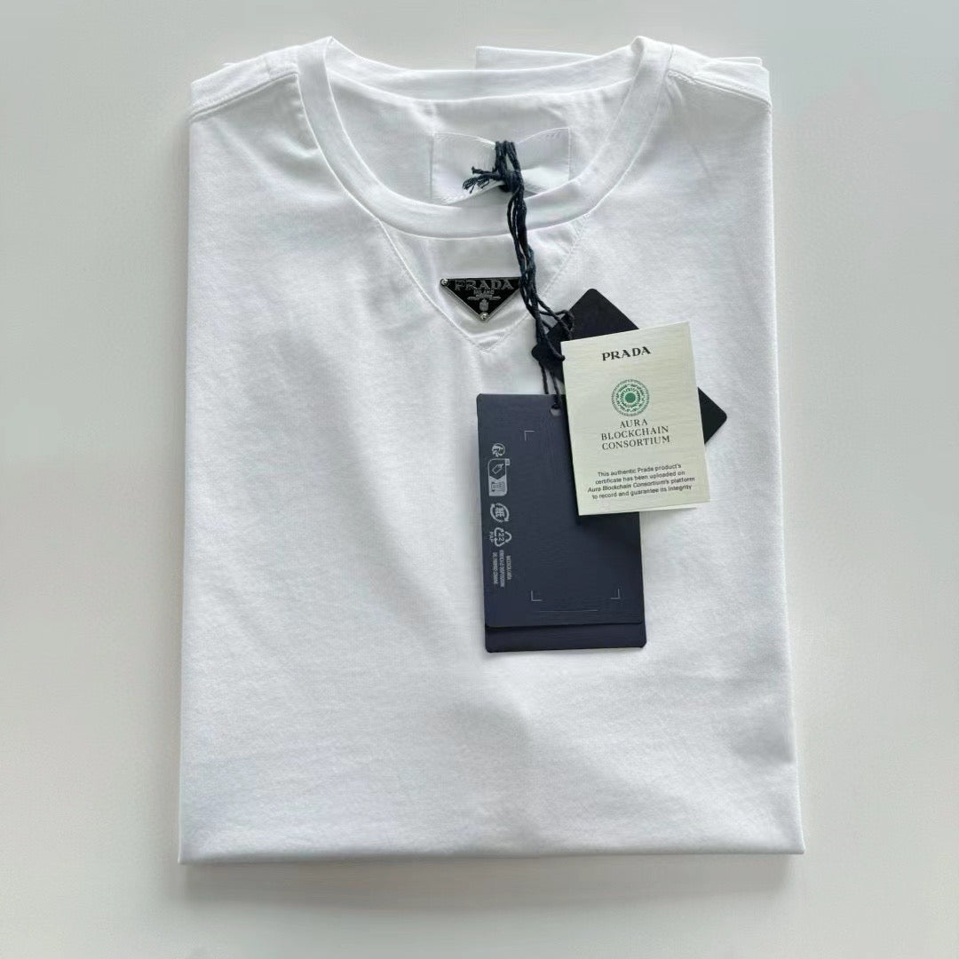 Black and White T-shirt - FashionHype.xyz