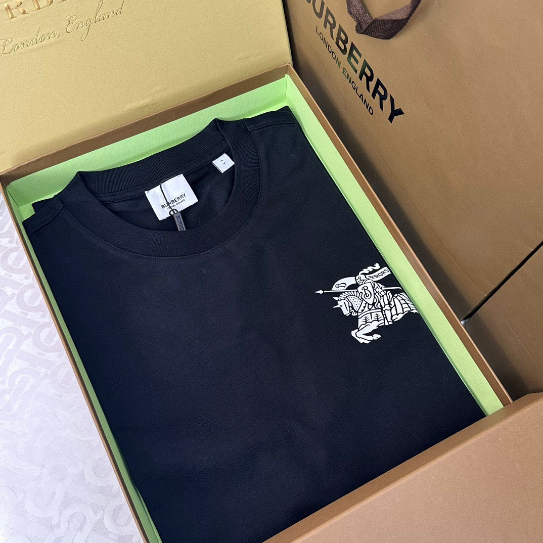 Camiseta blanca y negra