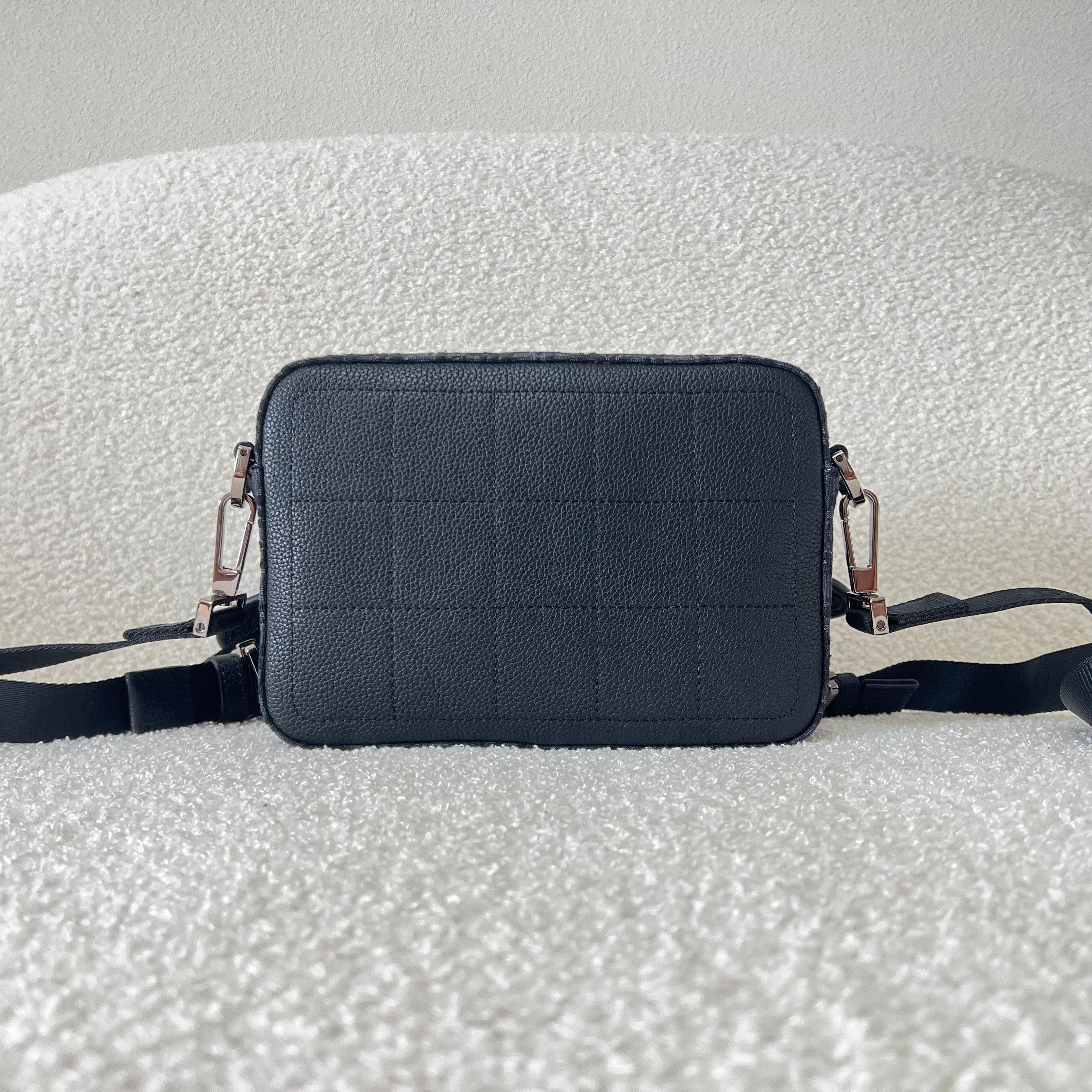 Schwarze Tasche