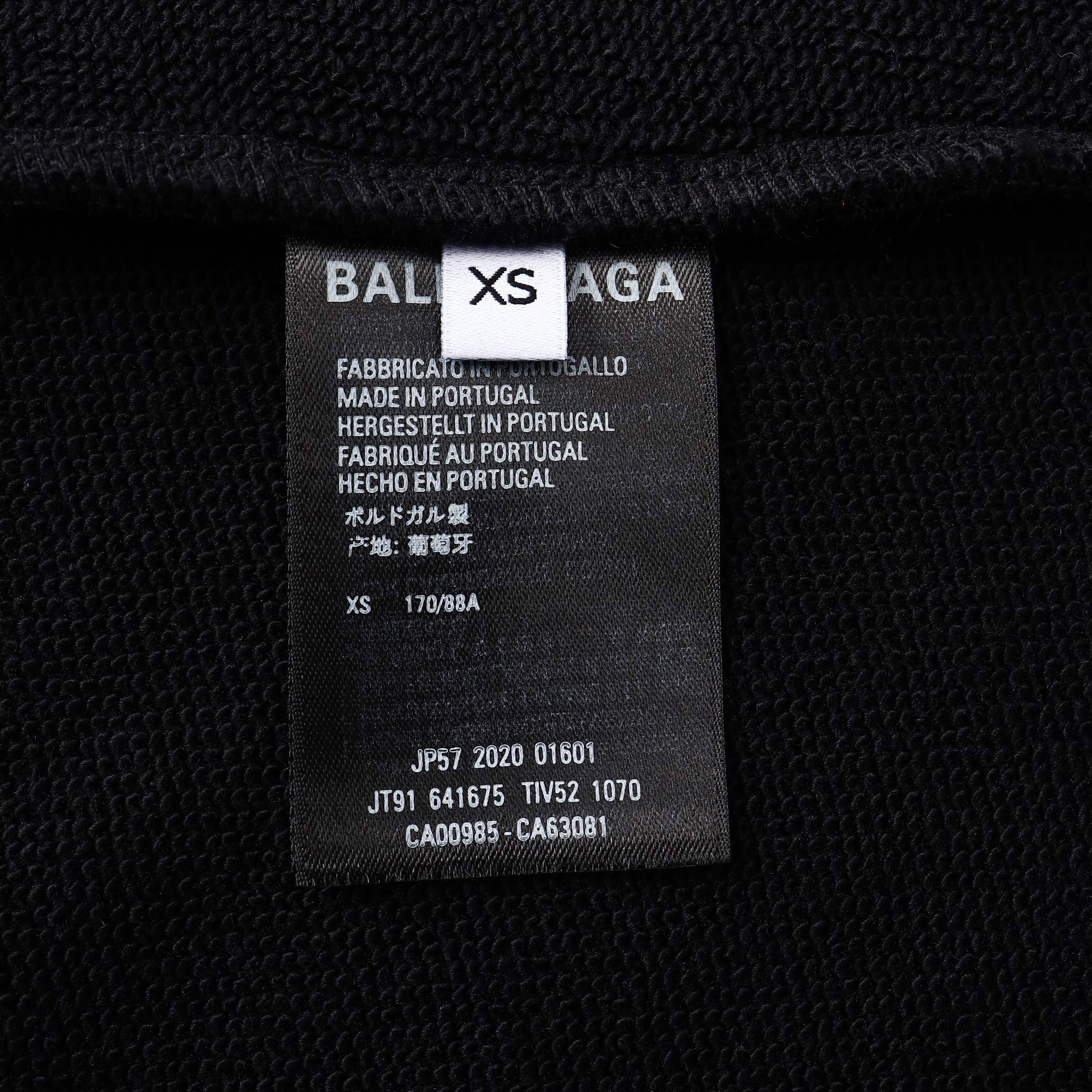 Black Hoodie - FashionHype.xyz