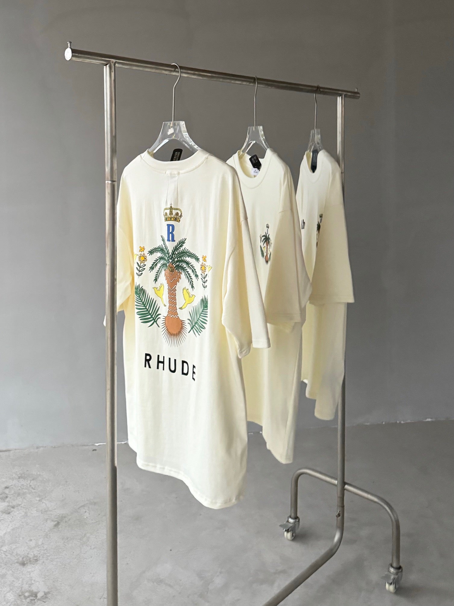 White T-shirt - FashionHype.xyz