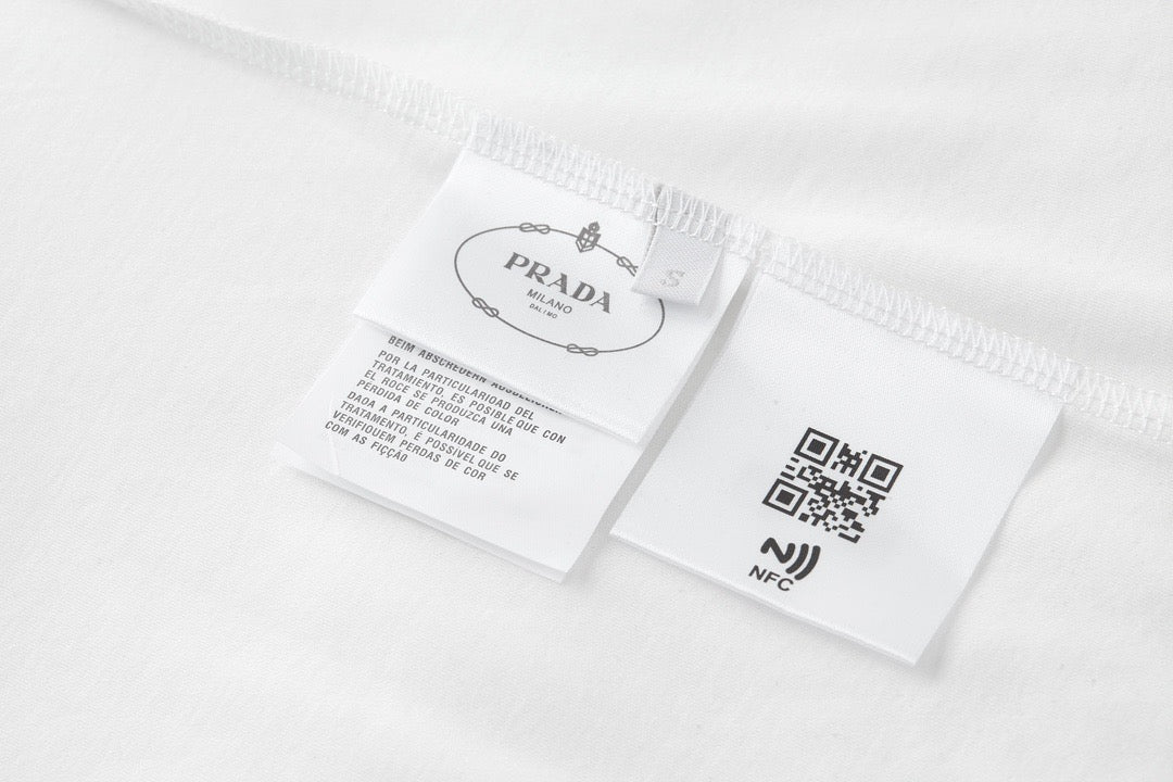 Black and White T-shirt - FashionHype.xyz