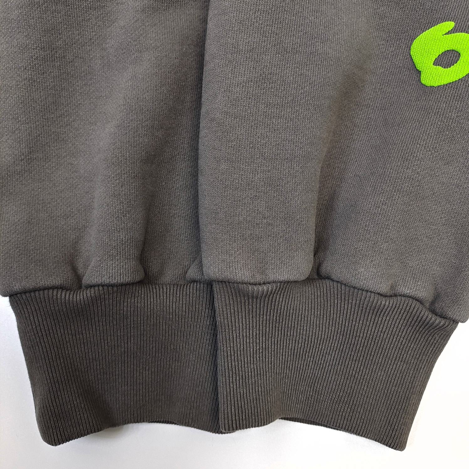 Sudadera con capucha gris oscuro