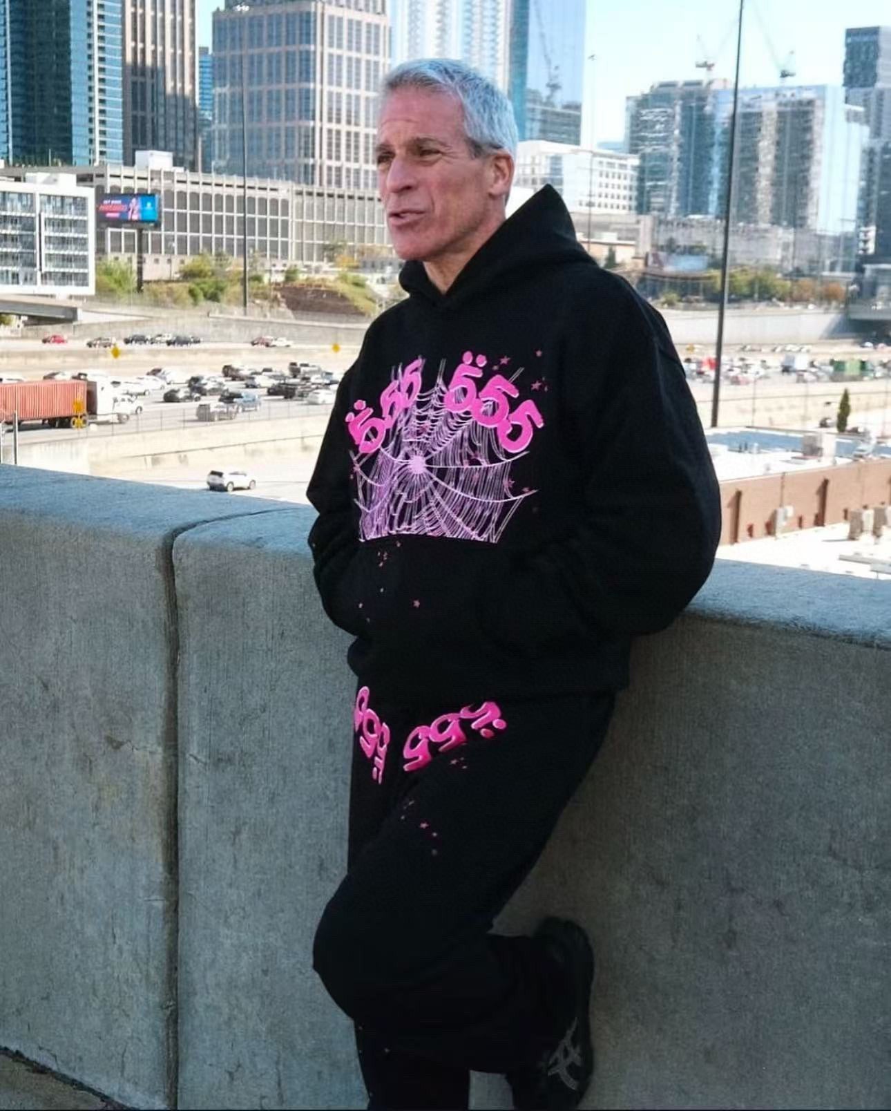Schwarzer Hoodie