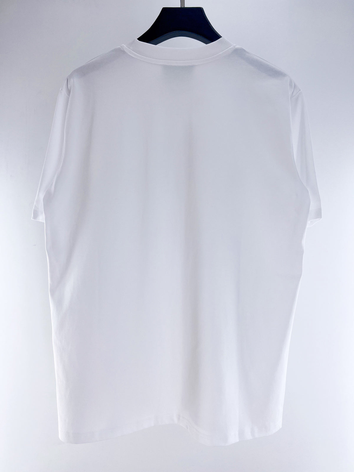 Blau-weißes T-Shirt