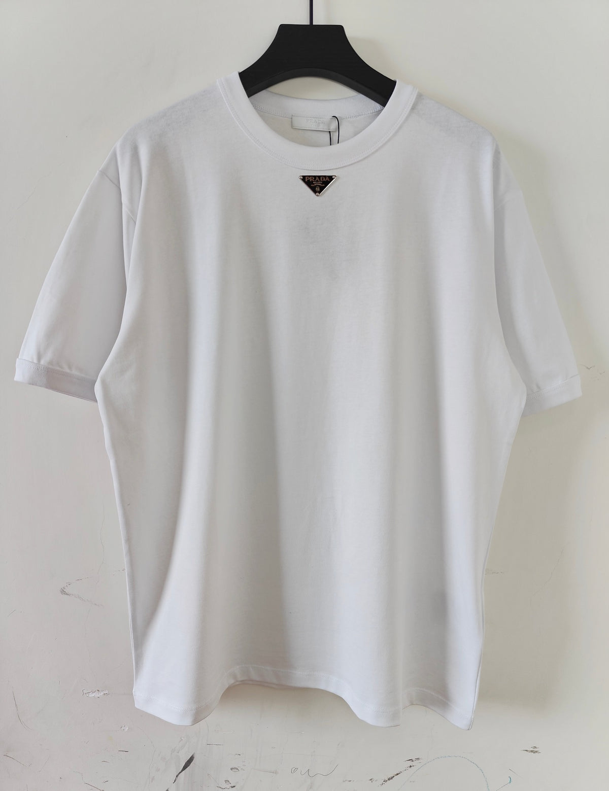 Black and White T-shirts - FashionHype.xyz