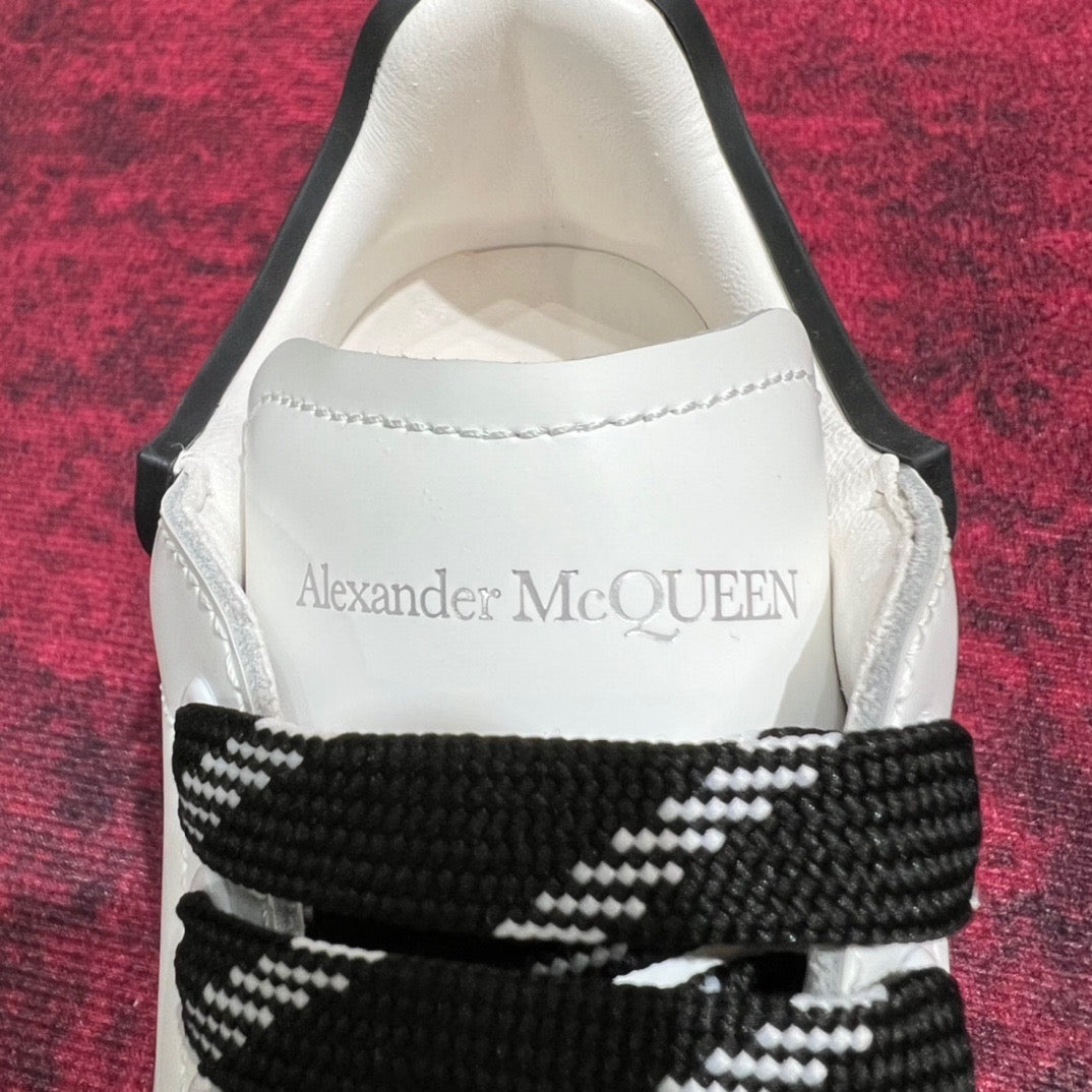 Weiße Schuhe