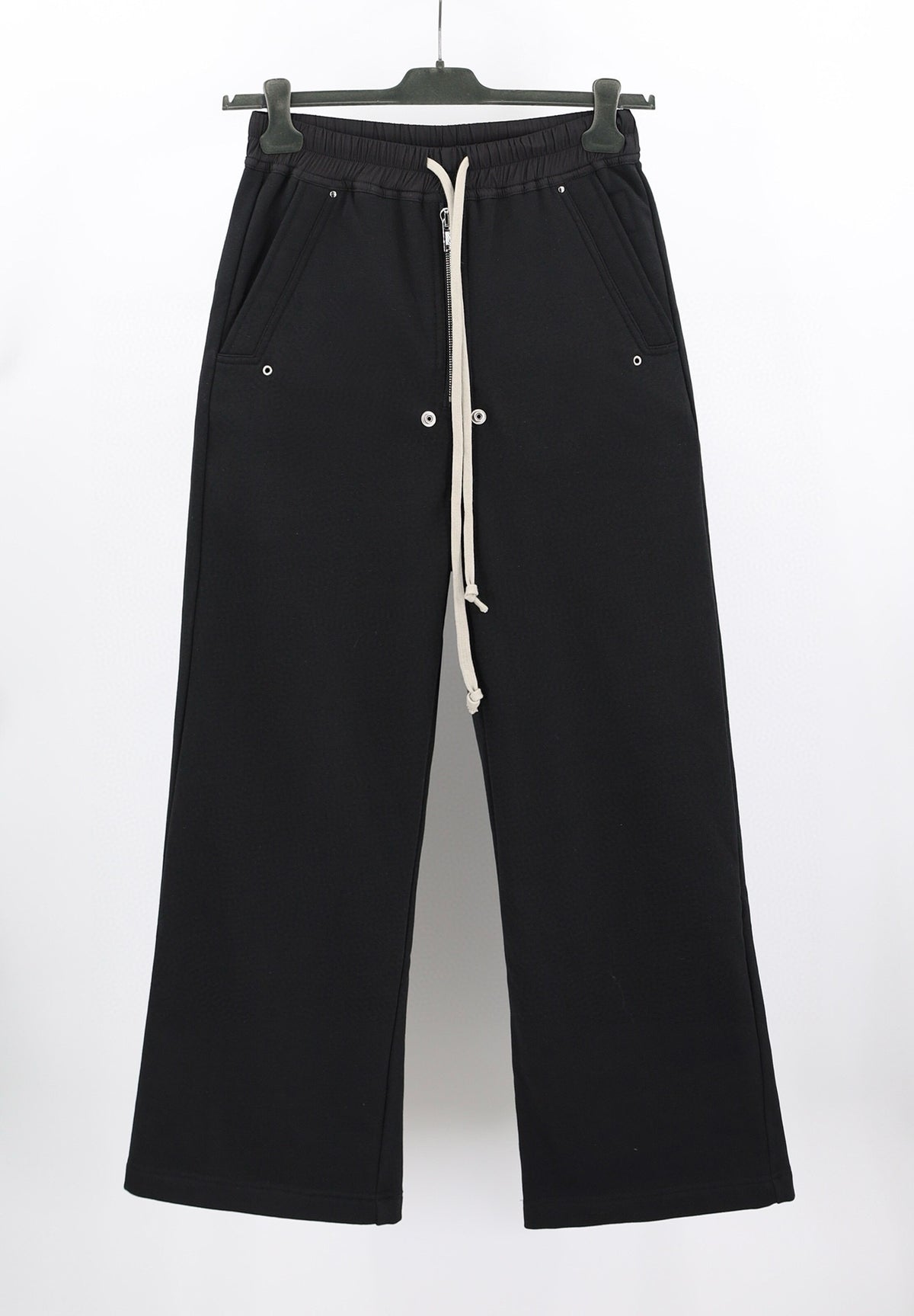Schwarze und graue Hose