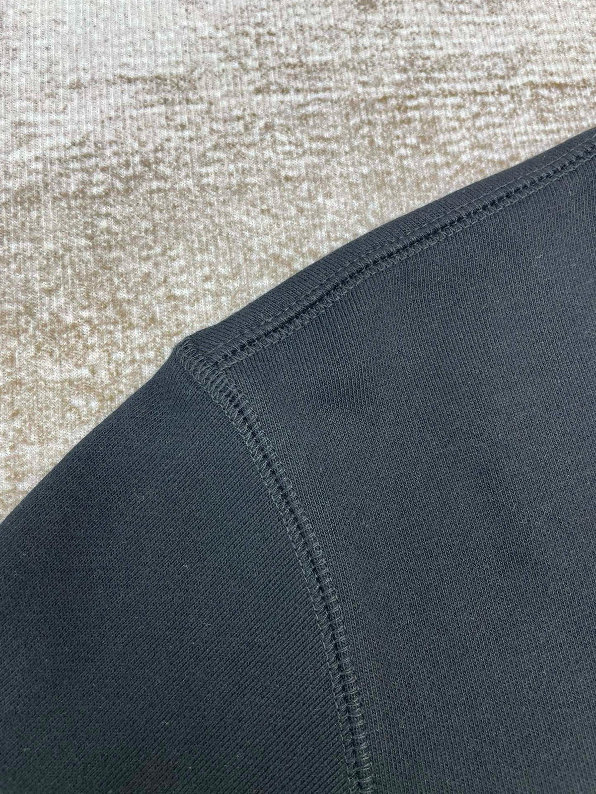 Sudadera verde y negra