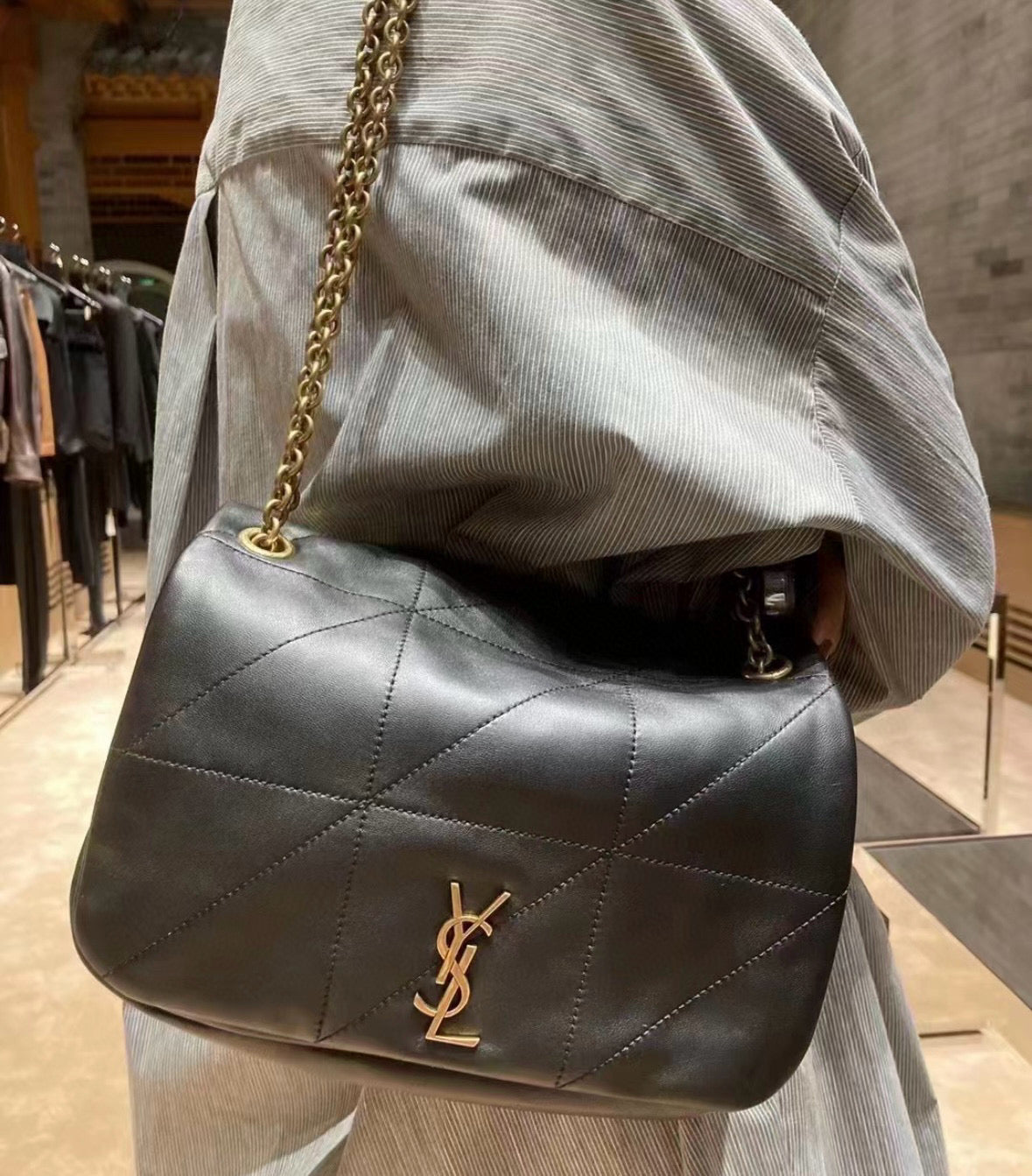 حقيبة سوداء