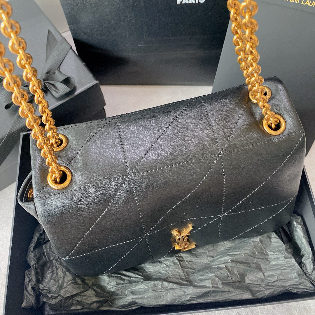 حقيبة سوداء