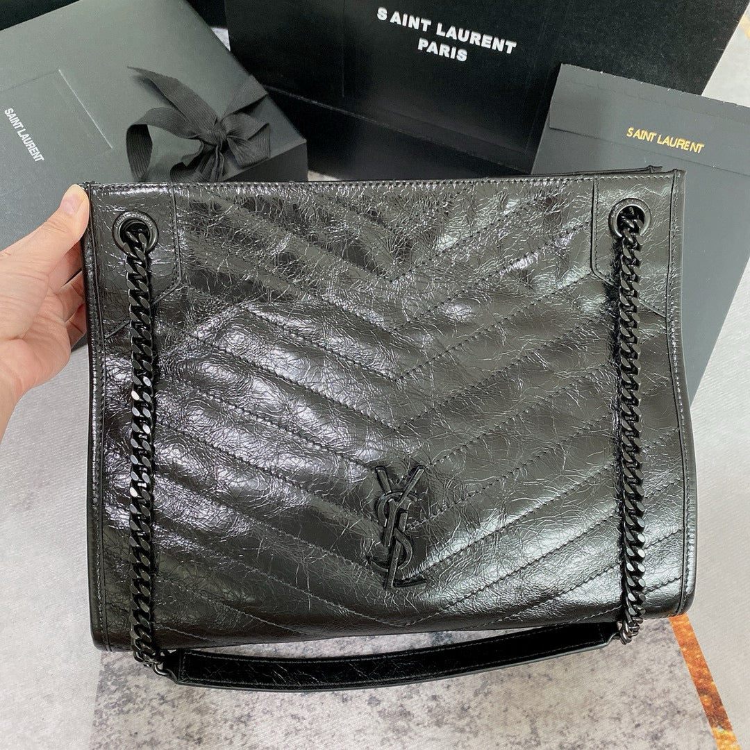 حقيبة سوداء