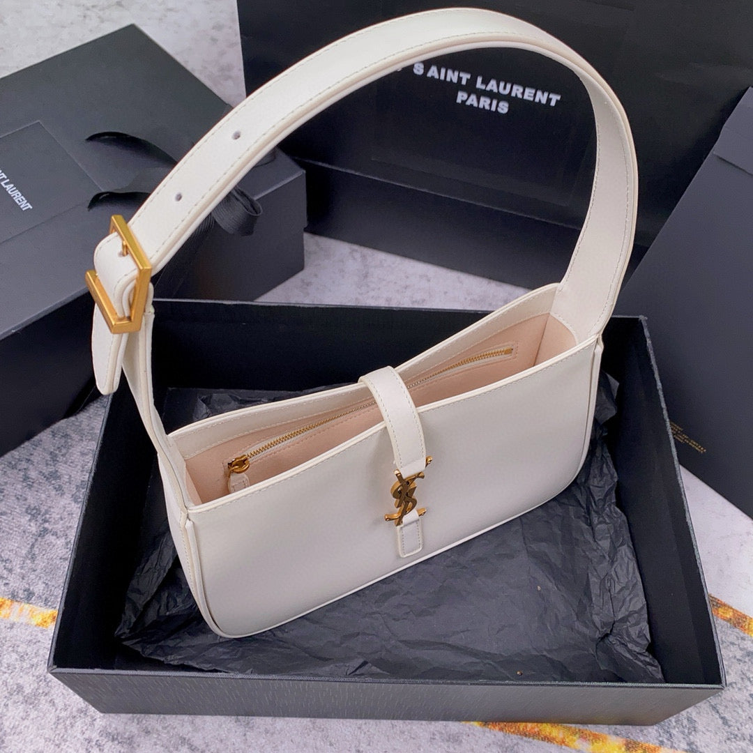 Schwarz-weiß-grüne Tasche