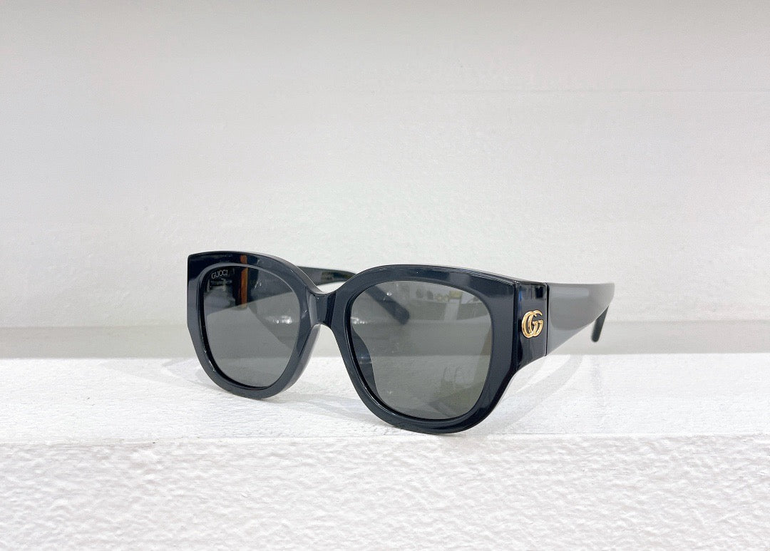 Black and White Sunglass - FashionHype.xyz