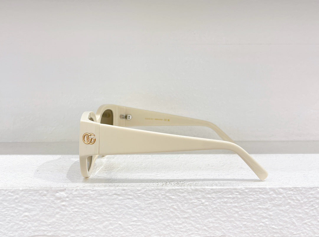 Black and White Sunglass - FashionHype.xyz