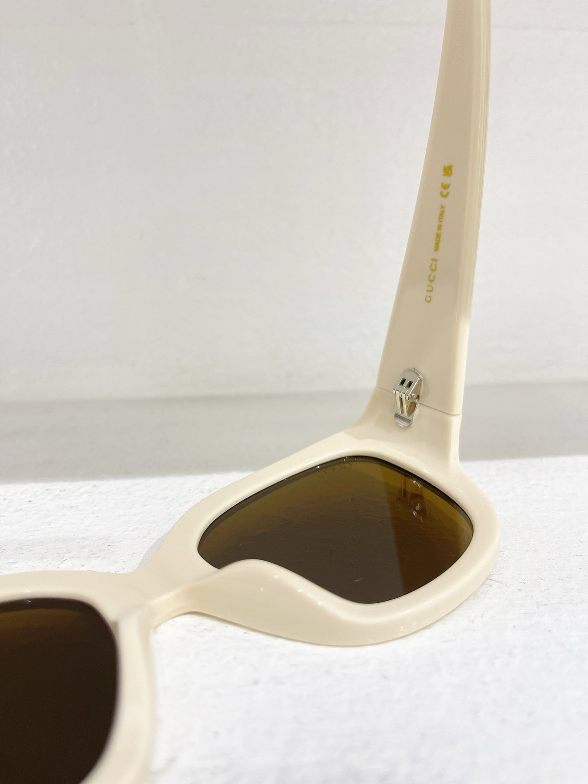 Black and White Sunglass - FashionHype.xyz