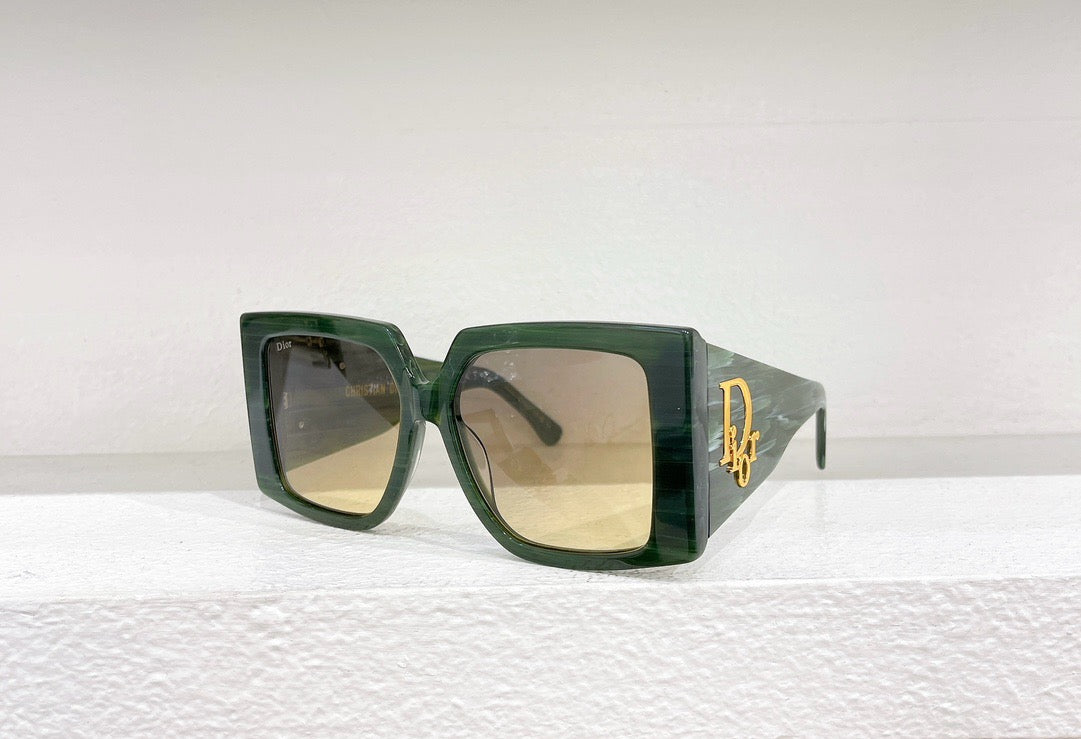 Sonnenbrille in Rot, Grün, Weiß, Schwarz und Orange