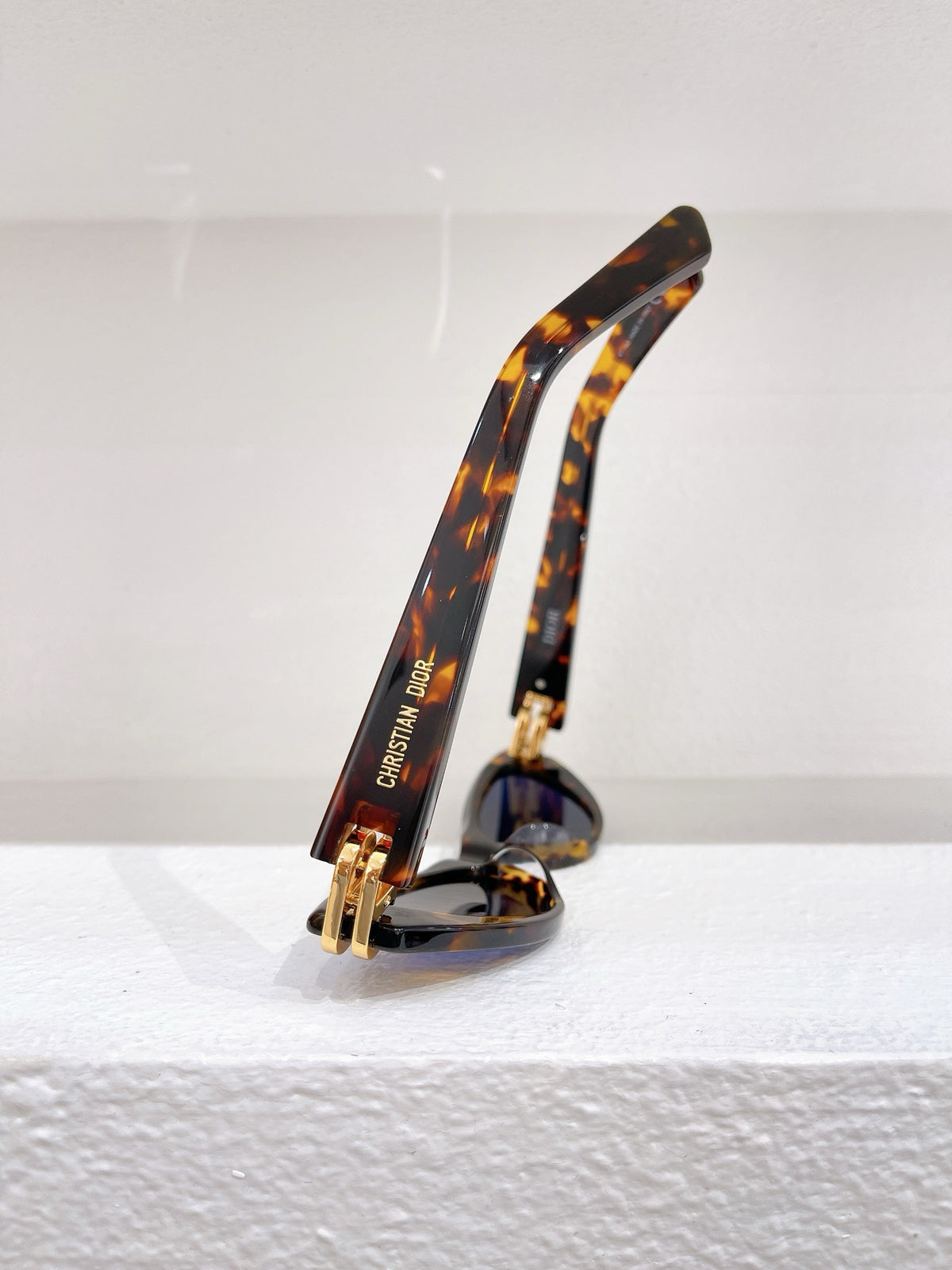 Gold,Blue,Black and White Sunglass - FashionHype.xyz