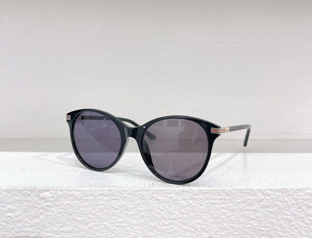 Red and Black Sunglass - FashionHype.xyz