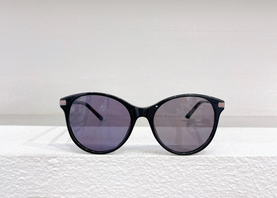 Red and Black Sunglass - FashionHype.xyz