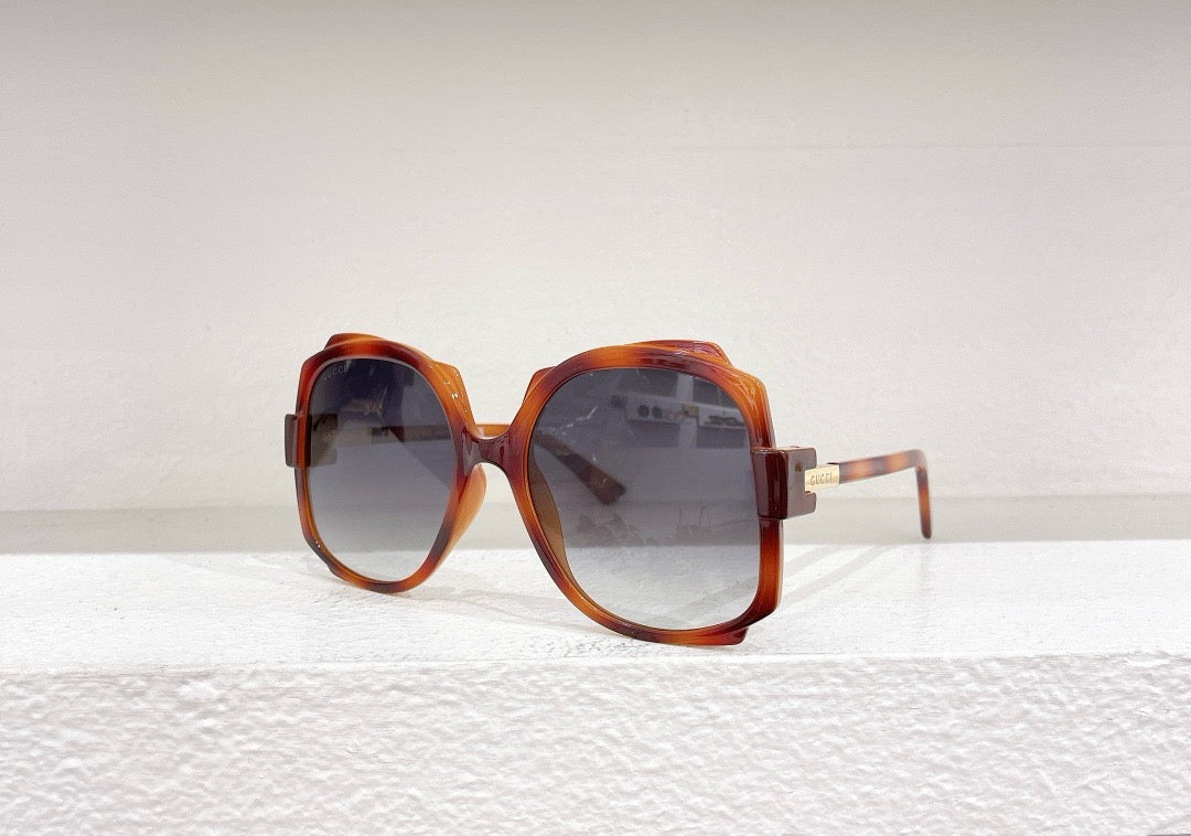 Blue,Pink,White and Black Sunglass - FashionHype.xyz