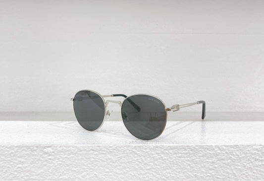 Gafas de sol negras y marrones