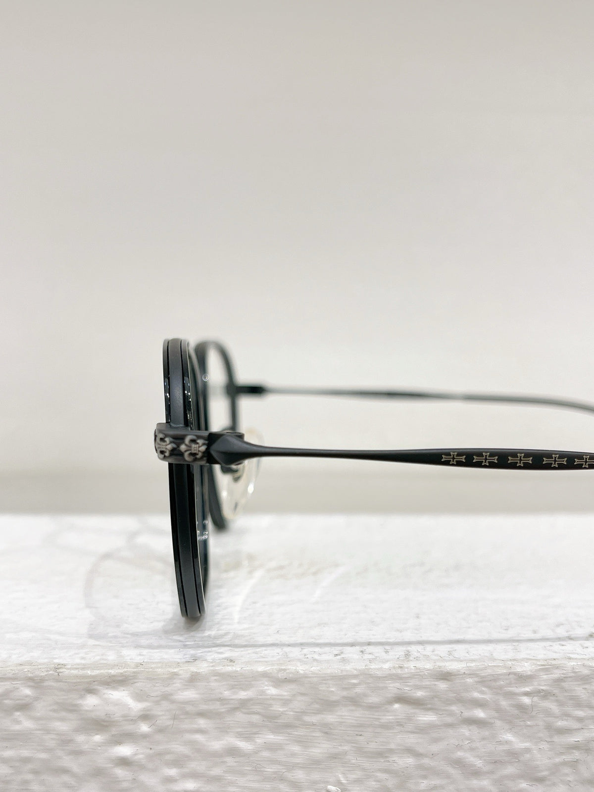 Black Sunglass - FashionHype.xyz