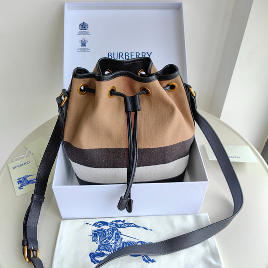 Mehrfarbige Tasche
