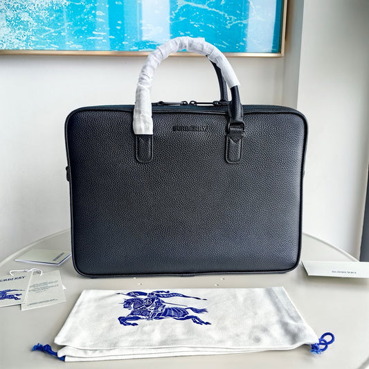 Schwarze Tasche
