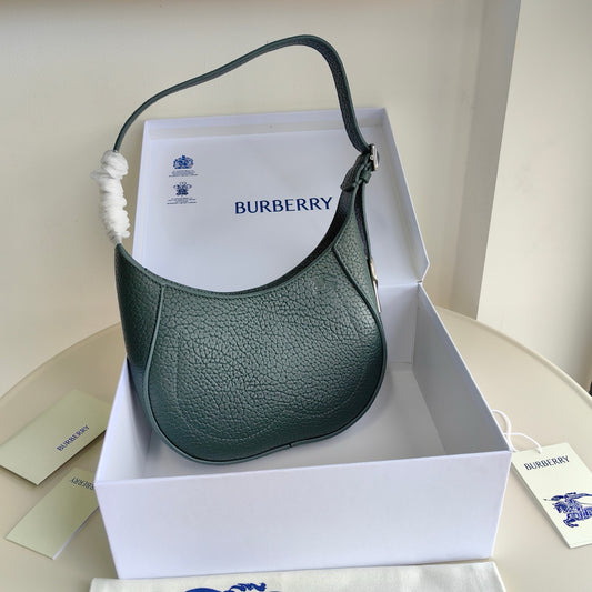 Grüne, khakifarbene und schwarze Tasche