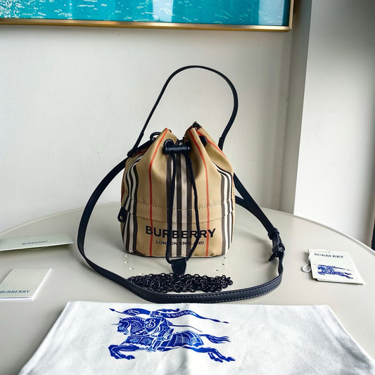 Mehrfarbige Tasche