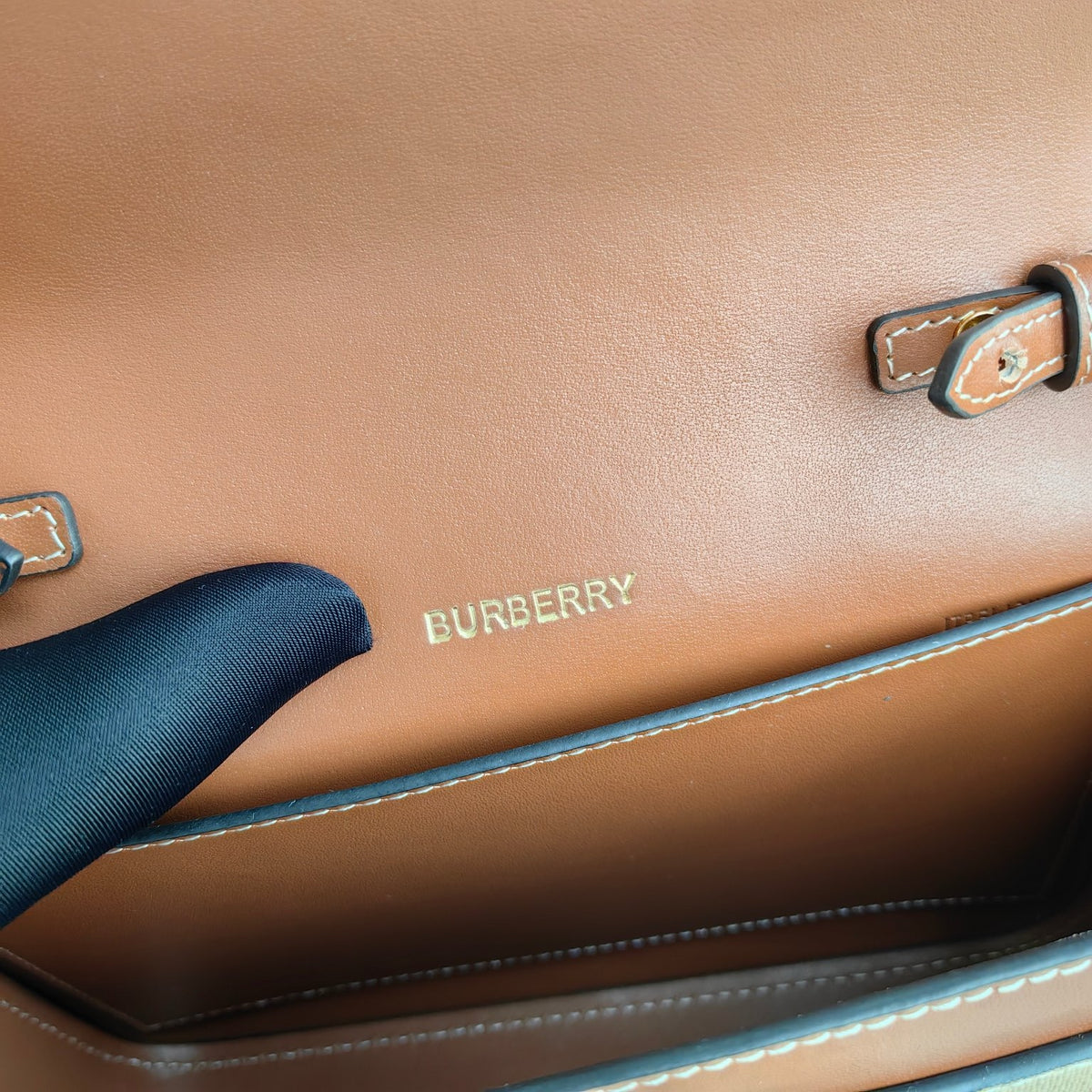 Mehrfarbige Tasche