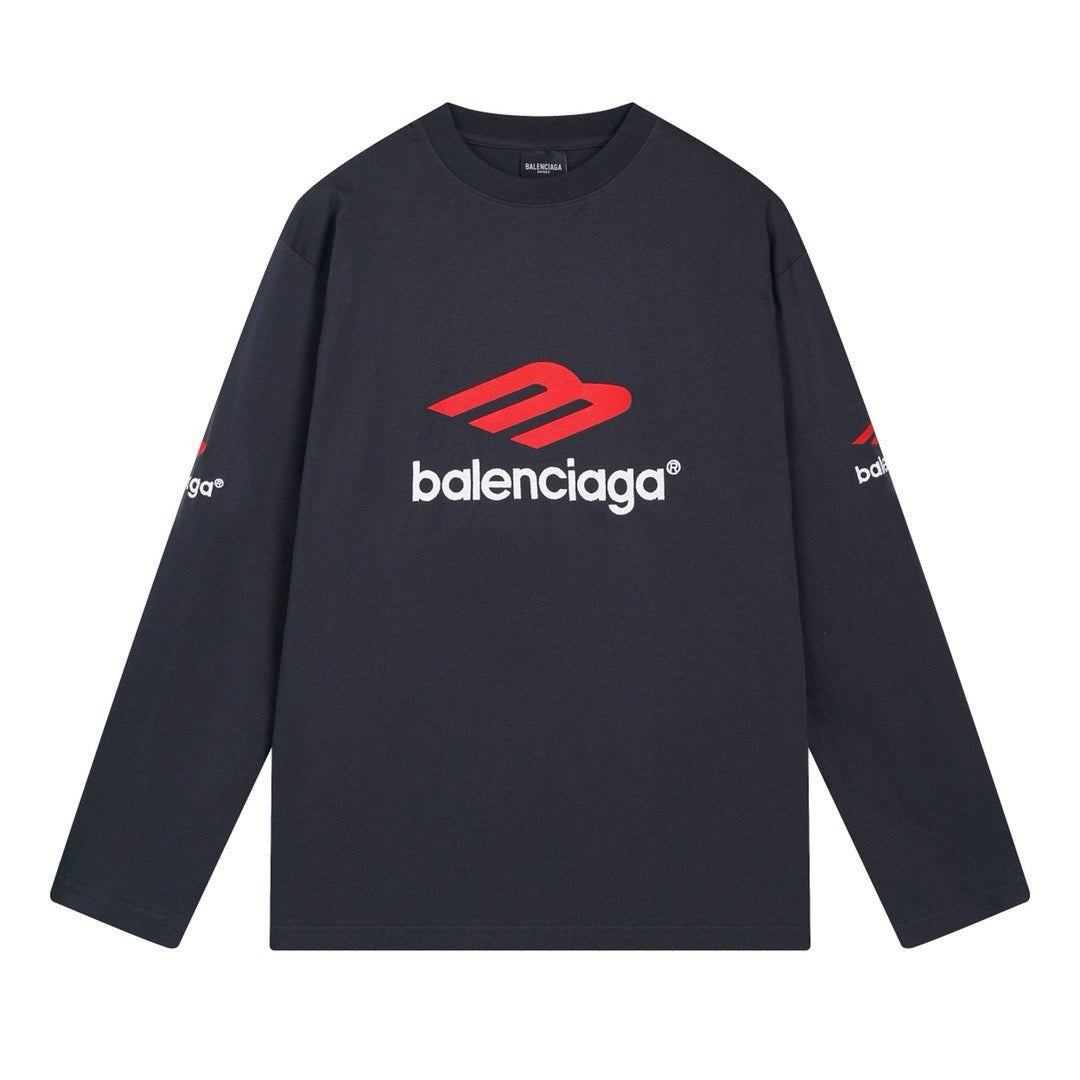 Black and White Sweatshirt - Size M - FashionHype.xyz