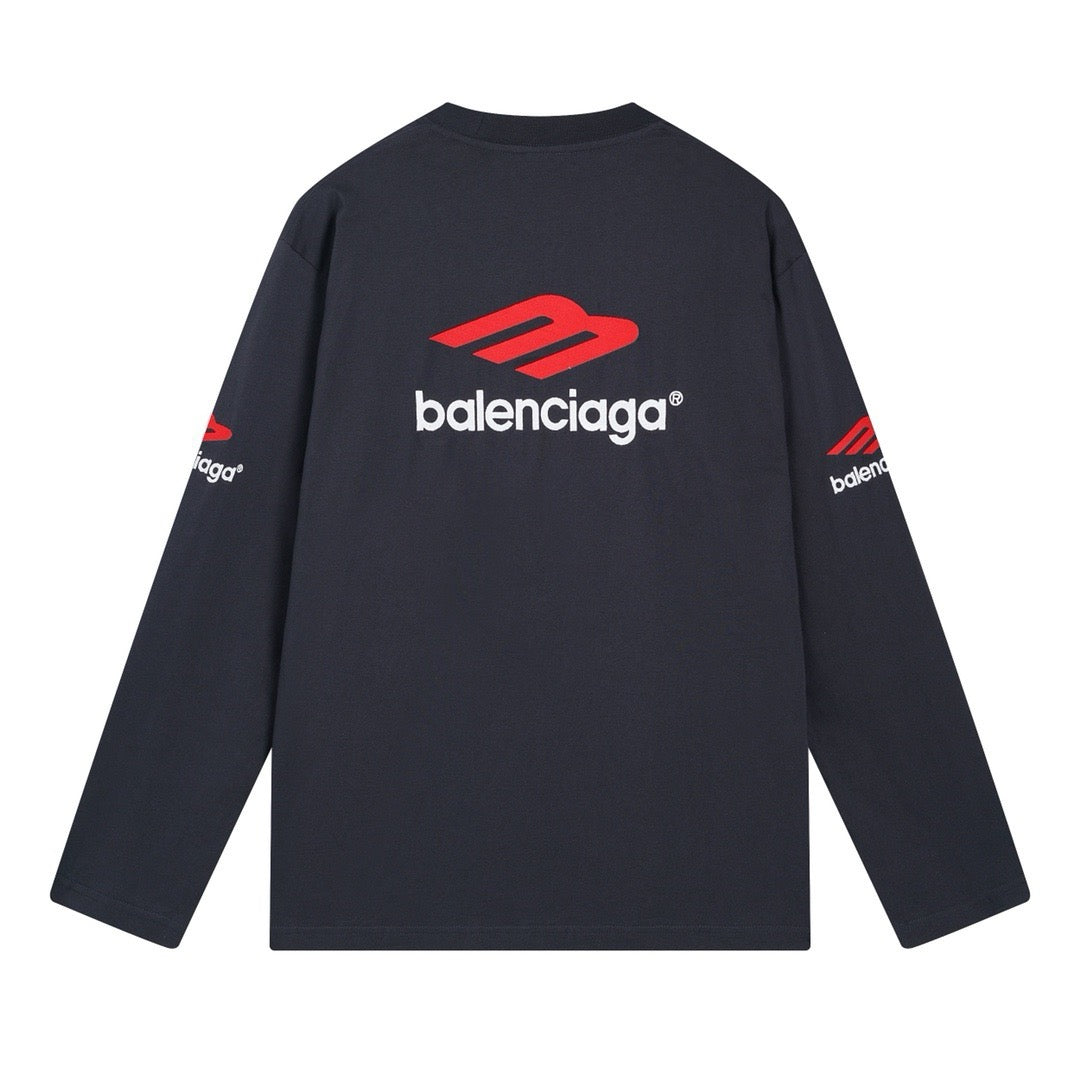 Black and White Sweatshirt - Size M - FashionHype.xyz