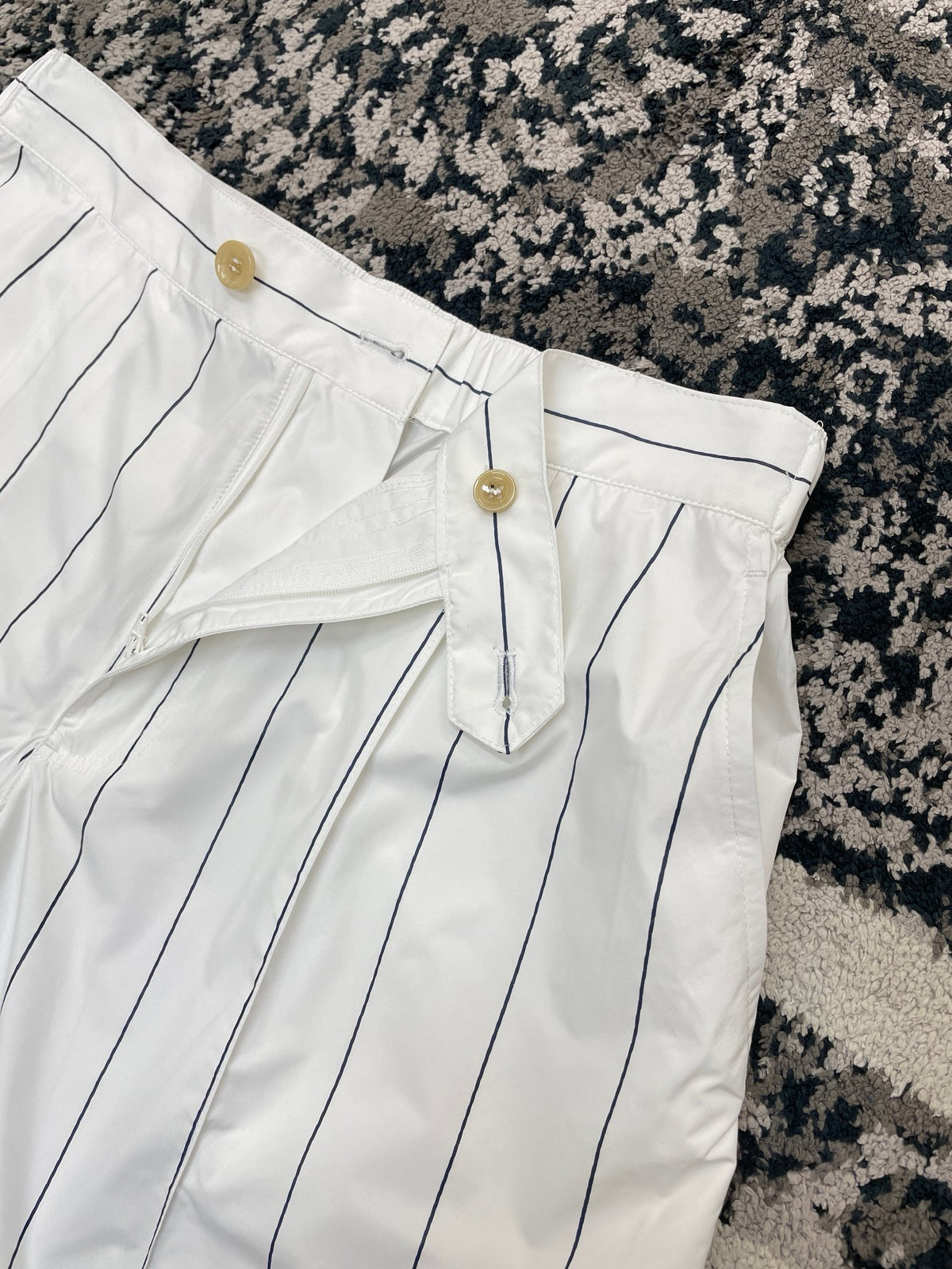 White Short - FashionHype.xyz