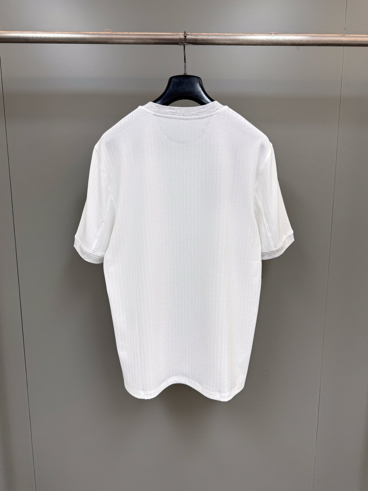 White T-shirt - FashionHype.xyz