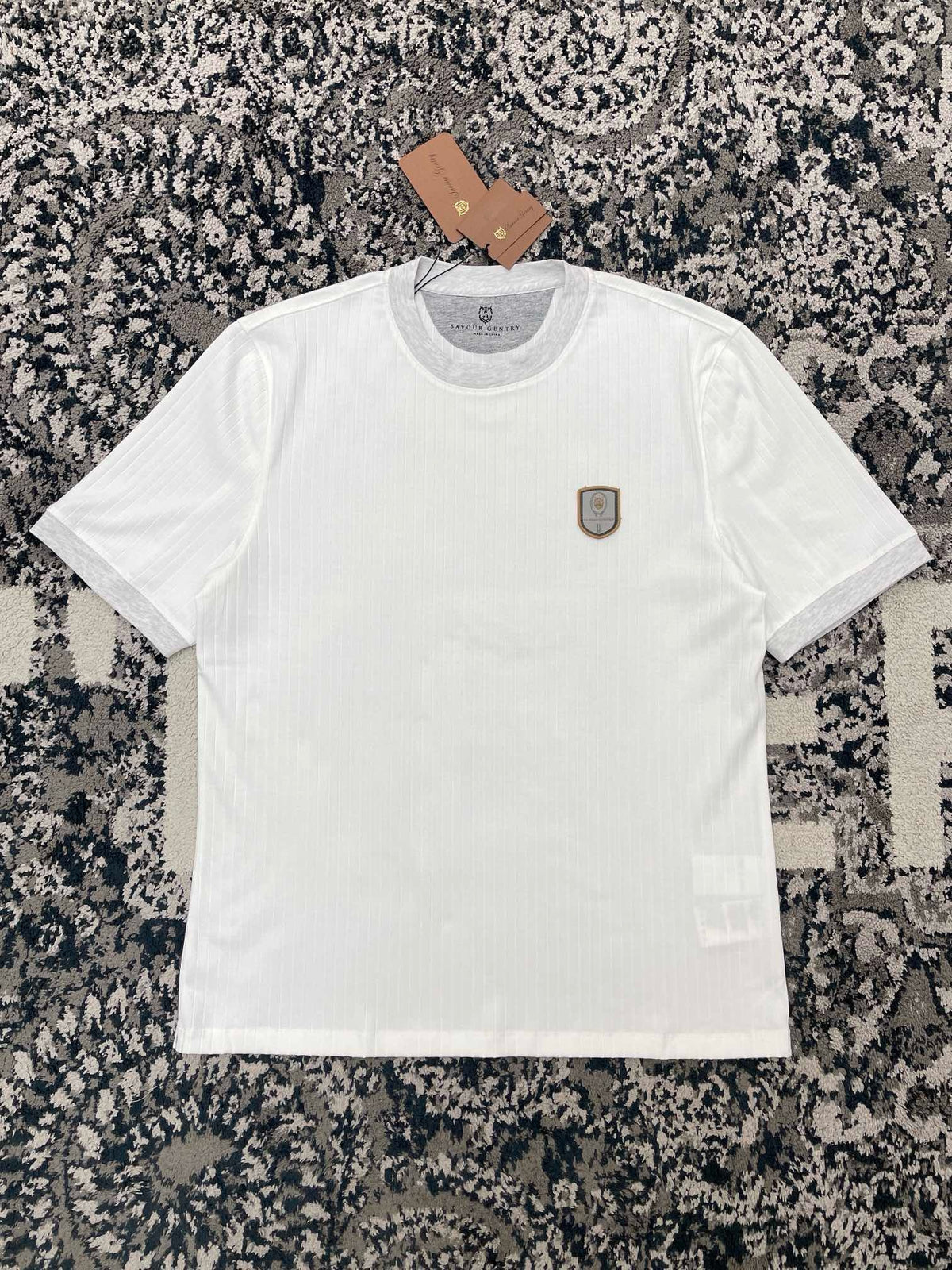 White T-shirt - FashionHype.xyz