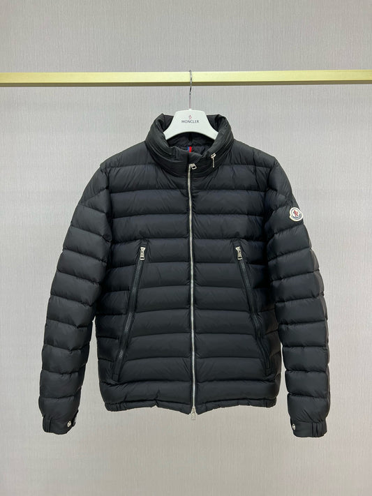 Black Jacket - Size 5 - FashionHype.xyz