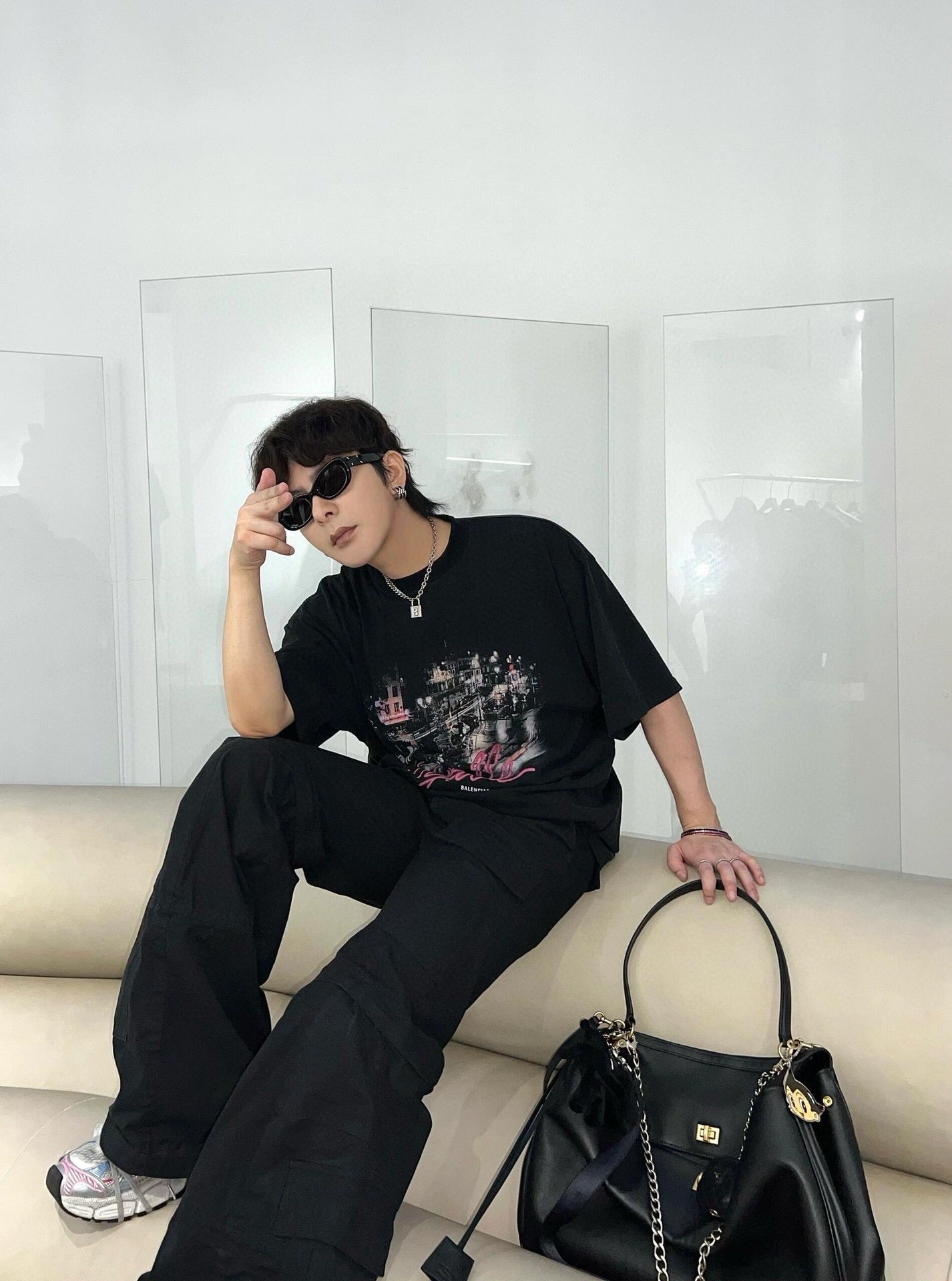 Black T-shirt - FashionHype.xyz