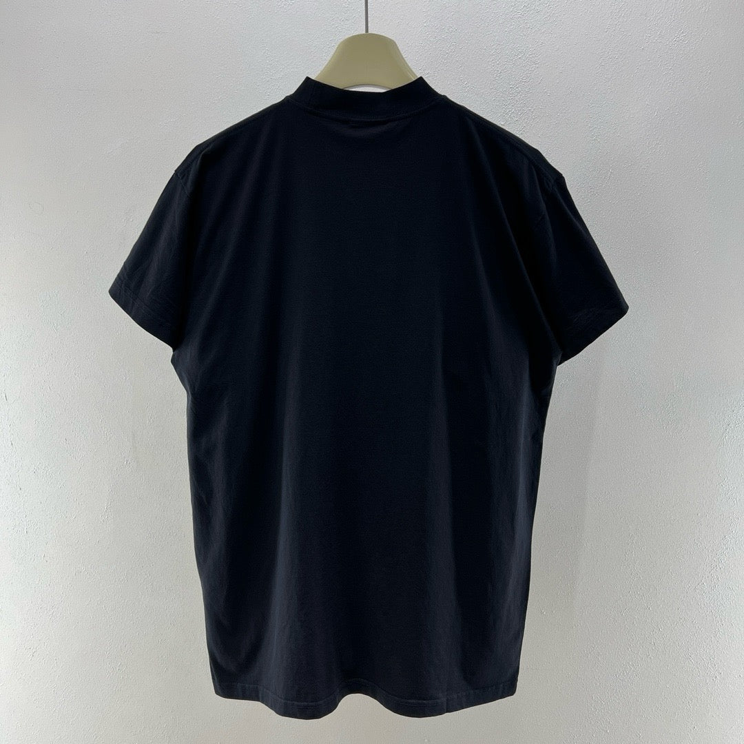 Black T-shirt - FashionHype.xyz