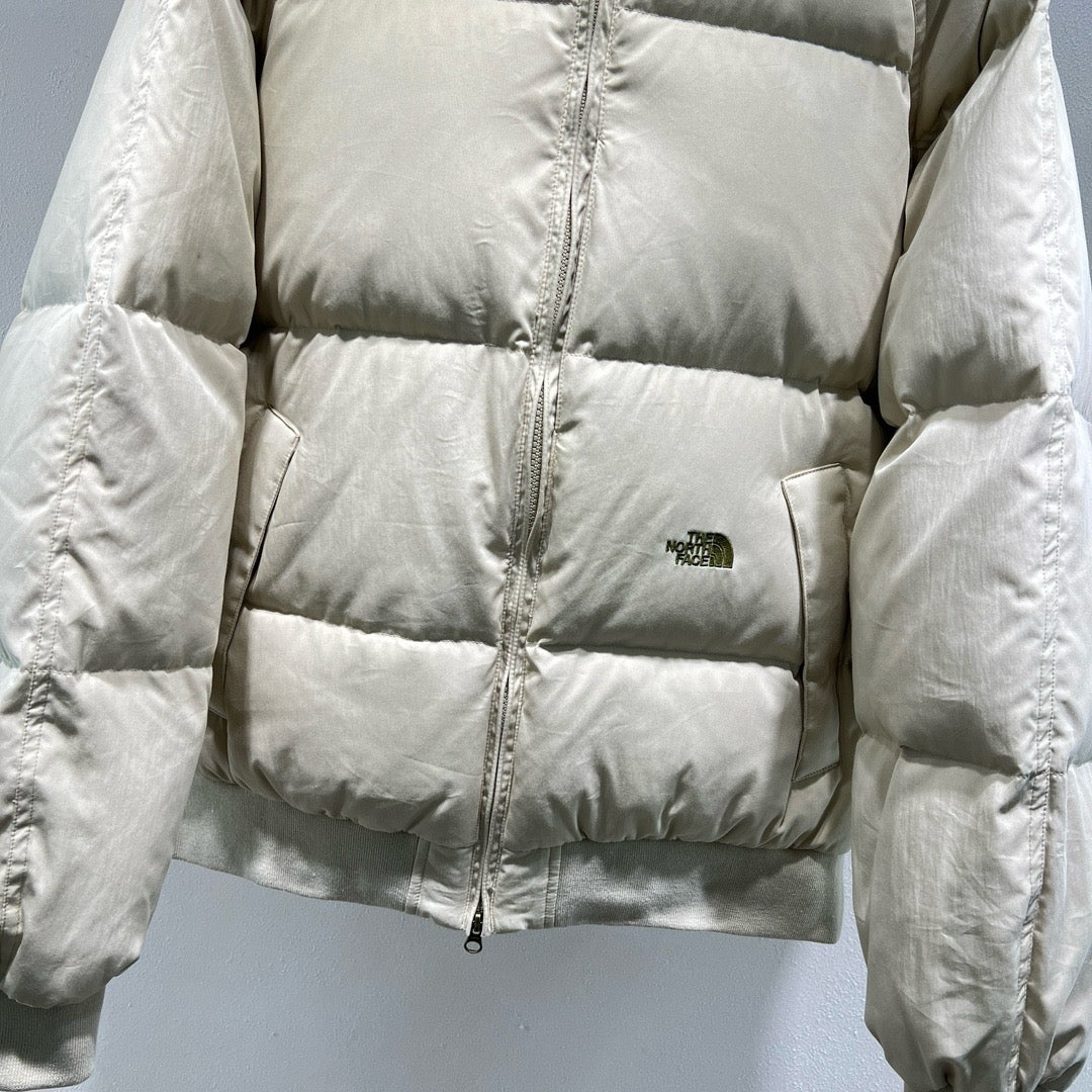 Chaqueta verde, negra y blanca
