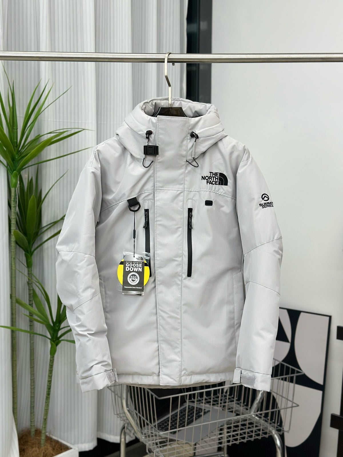 Chaqueta blanca y negra