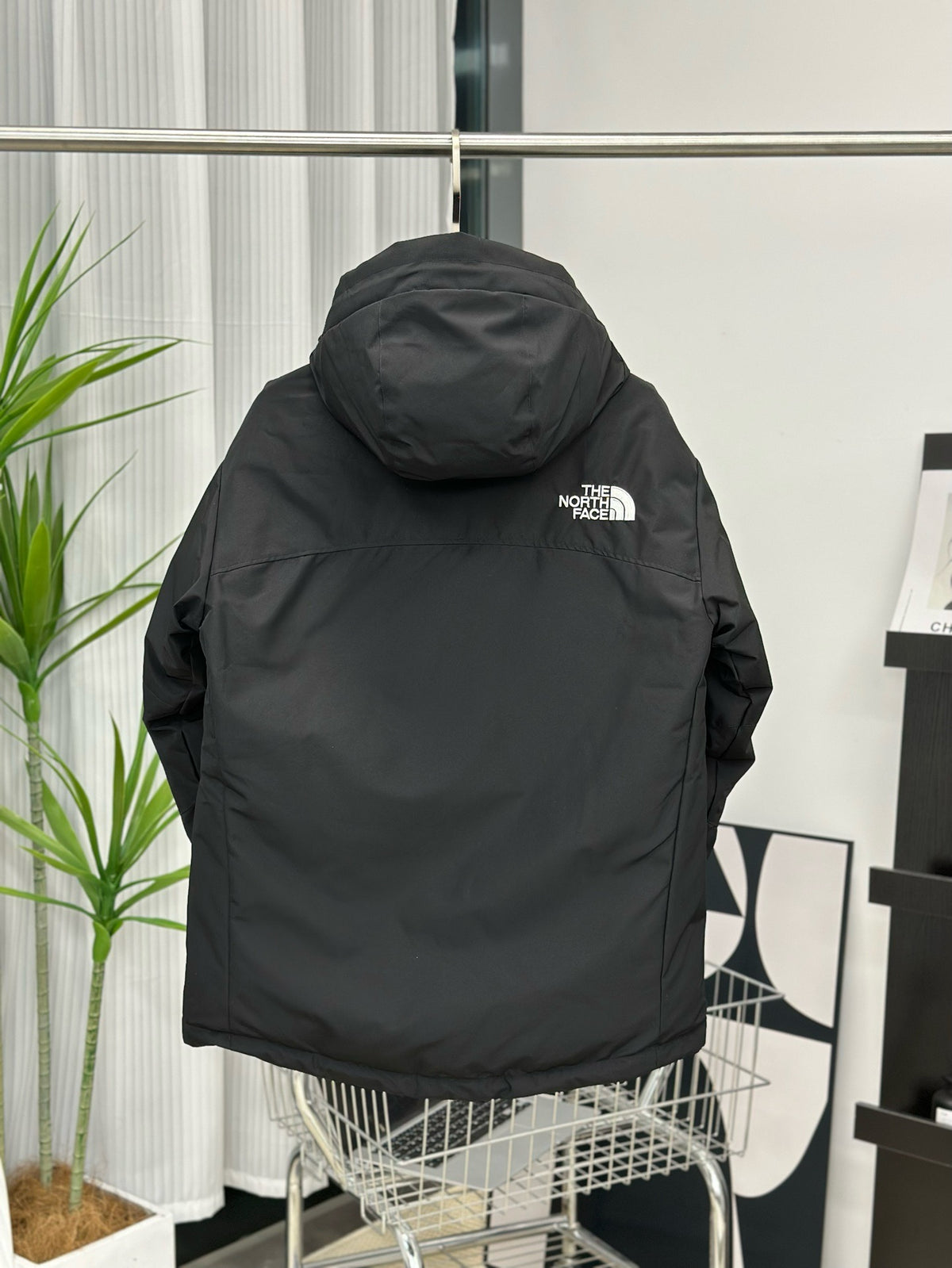 Chaqueta blanca y negra